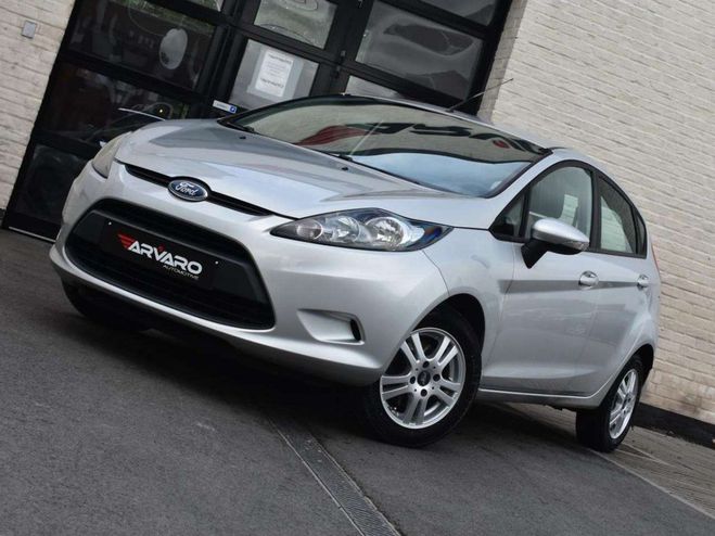 Ford Fiesta 1.25i Titanium PDC Airco Topstaat Garant Argent M�tallis� de 