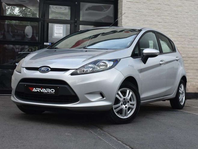Ford Fiesta 1.25i Titanium PDC Airco Topstaat Garant Argent M�tallis� de 