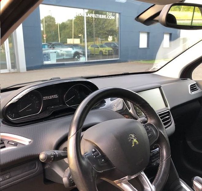 Peugeot 208 110CV Allure Rouge de 2015