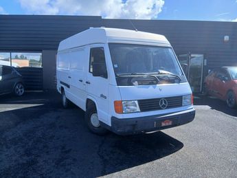  Voir d&eacute;tails -Mercedes Sprinter CLASSE MB MB 100 2.4 D MB FOURGON Long S &agrave; Avoine (37)
