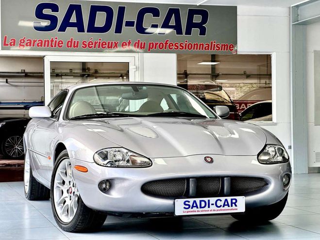 Jaguar XKR 4.0i V8 Supercharged 363cv 32v S-C Gris M�tallis� de 