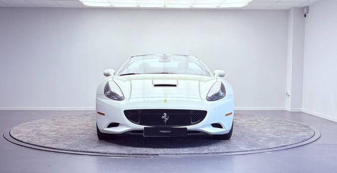 Ferrari California V8 4.3 460ch Blanc de 2011