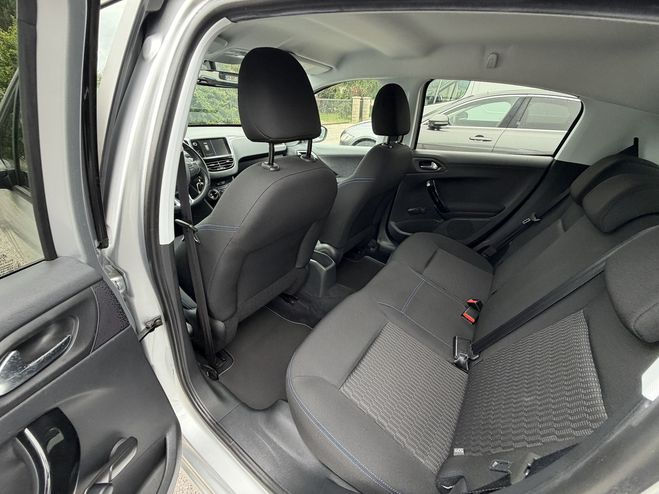 Peugeot 208 1.2 82CH STYLE 5P GRIS C de 2017