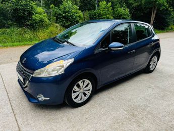  Voir d&eacute;tails -Peugeot 208 1.6 E-HDI 92 BUSINESS &agrave; Montfermeil (93)