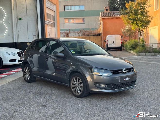 Volkswagen Polo 5 CONFORT LINE 1.6L TDI 90cv / SUIVI COM Gris de 2012