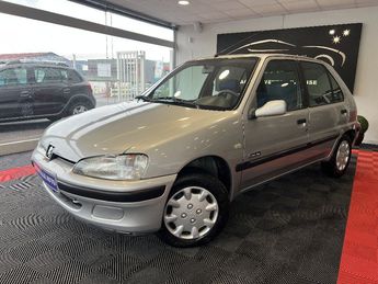  Voir d&eacute;tails -Peugeot 106 1.4i 75 Color Line &agrave; Creuzier-le-Vieux (03)
