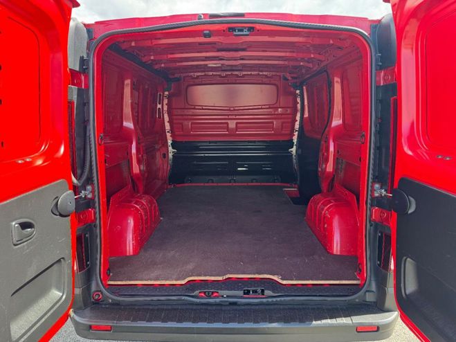 Nissan NV300 FOURGON L1H1 2.0 DCI 120 VISIA Rouge Clair de 2021