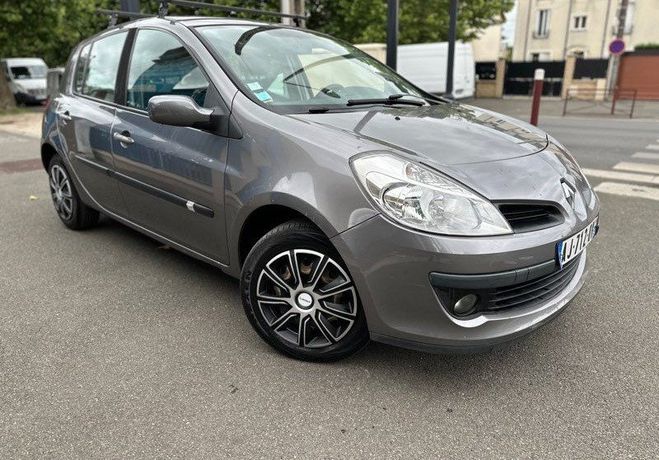 Renault Clio 3 5 portes 1.5l DCI Gris de 2008