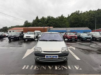  Voir d&eacute;tails -Renault Clio II (B/C65) 1.6 90ch RTE BVA 5p &agrave; Firminy (42)