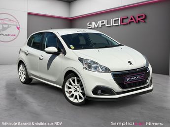  Voir d&eacute;tails -Peugeot 208 (2) 1.6 BLUEHDI 100 PREMIUM &agrave; N�mes (30)