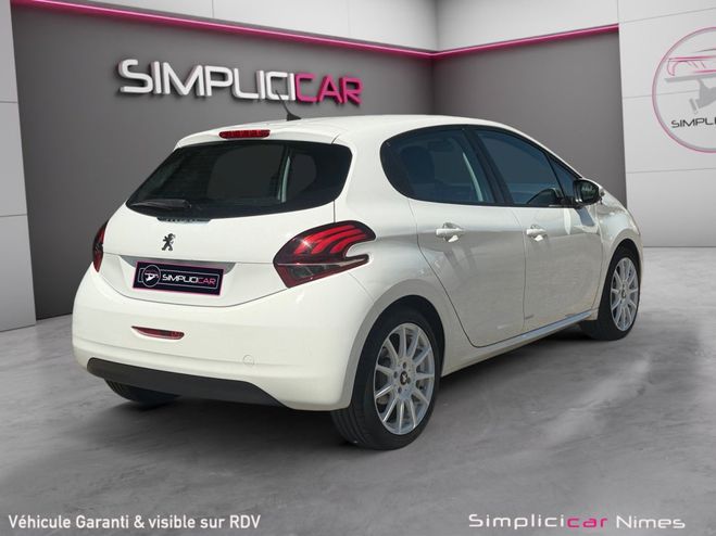 Peugeot 208 (2) 1.6 BLUEHDI 100 PREMIUM Blanc de 2016