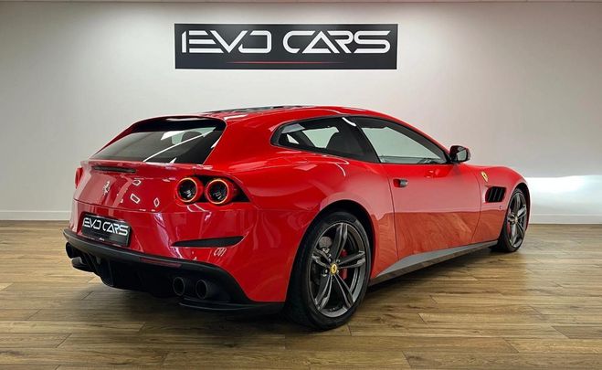 Ferrari GTC4 Lusso Gtc4lusso V12 6.3 690 ch / CarPlay / Toi Rouge de 2016