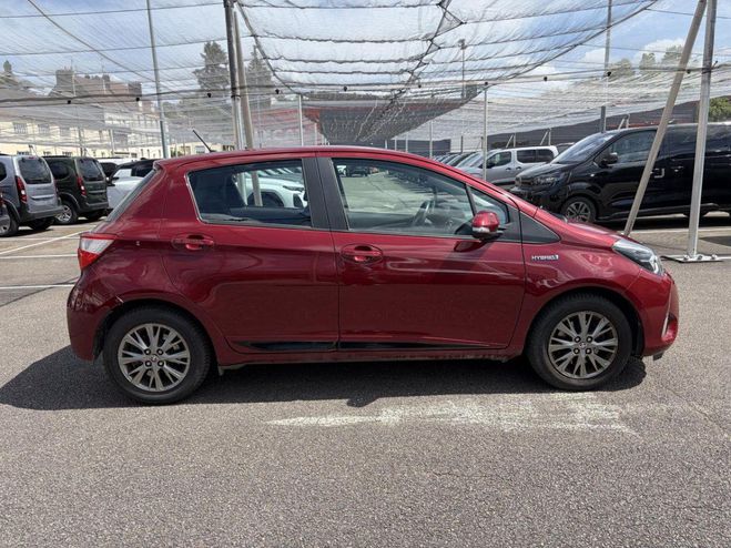 Toyota Yaris III (3) 100H HYBRID DYNAMIC 5P ROUGE de 2018