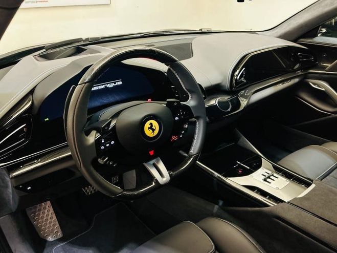 Ferrari Purosangue 725 CV Noir de 