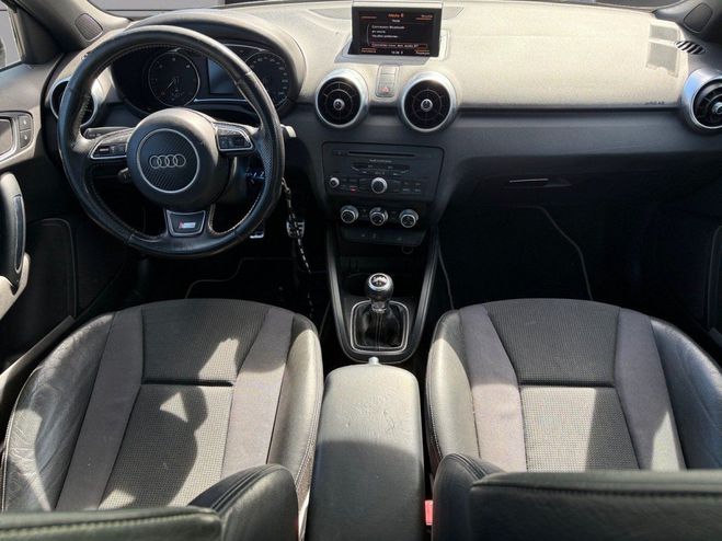 Audi A1 Sportback 1.6 TDI 105 S line toit panora Gris de 2015