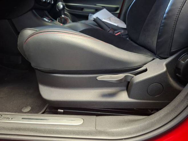 Alfa romeo Giulietta S�rie 2 1.4 TB MultiAir 170 ch S&S TCT L rouge de 2017