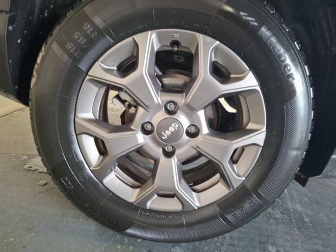 Jeep Avenger 1.2 Turbo T3 100 ch e-Hybrid BVR6 Longit gris de 2024