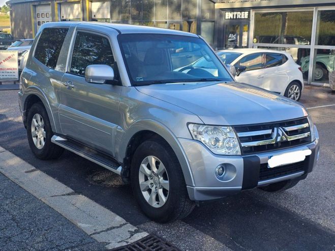 Mitsubishi Pajero III (2) 3.2 DI-D 200 INFORM 3P Gris Clair de 2011