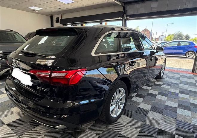 Audi A4 AVANT 30 TDI Avus S-tronic Noir de 2021