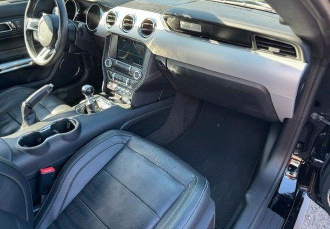 Ford Mustang fastback 5.0 v8 boite mecanique pack pre Noir de 2017