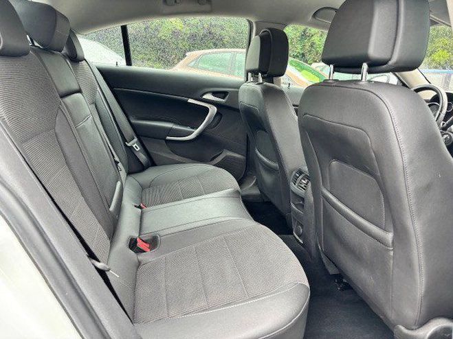 Opel Insignia Berline 1.8i 140CH Cosmo Blanc de 2011