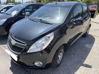  Voir d&eacute;tails -Chevrolet Spark 1.0 16v LS 5p &agrave; Saint-Priest (69)