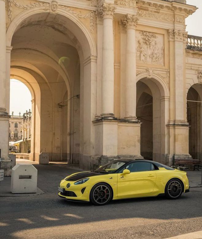 Alpine Renault A110 R Carbone Akrapovic, Atelier Vanille, s� Jaune de 2025