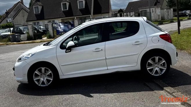 Peugeot 207 1.6i 110CV SPORT 1 ERE MAIN ENTRETIEN CO Blanc de 2006