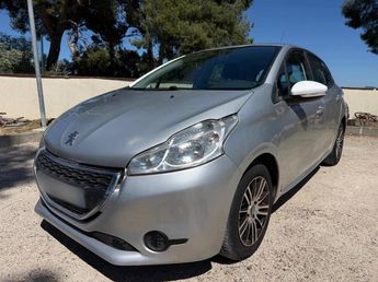  Voir d&eacute;tails -Peugeot 208 1.0 VTi 68ch Like - Distribution NEUVE - &agrave; Cuers (83)