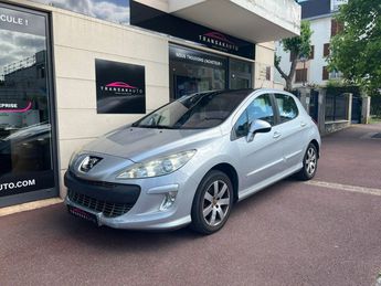  Voir d&eacute;tails -Peugeot 308 1.6 HDi 110ch FAP BVM5 BLUE LION Premium &agrave;  Les Clayes-sous-Bois (78)