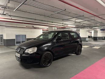  Voir d&eacute;tails -Volkswagen Polo TDI 70 CONCEPT &agrave; Asni�res-sur-Seine (92)