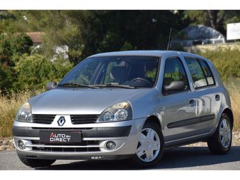voir détails -Renault Clio 1.4i 16V - BVA II BERLINE Extrême PHASE à Mougins (06) Voir détails -Renault Clio 1.4i 16V - BVA II BERLINE Extrême PHASE à Mougins (06)