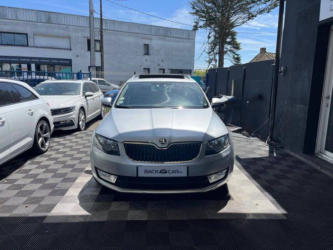 Skoda Octavia Combi 2.0 TDI 150 ch CR FAP Green Tec El GRIS CLAIR de 2014