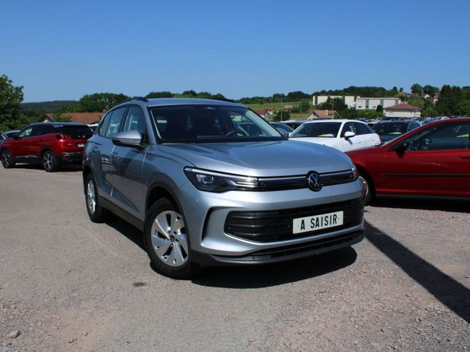 Volkswagen Tiguan 5 LIFE 130 CV MILD HYBRIDE GPS 3D CAM�RA Gris Silver de 2025