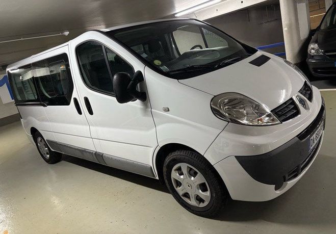 Renault Trafic rallong� 2.0 dci 9 places avec 56000kms  Blanc de 2013