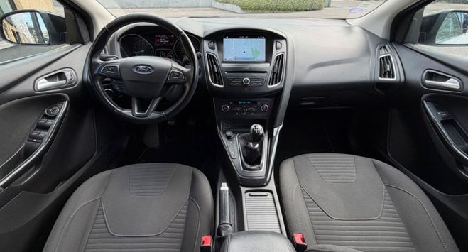 Ford Focus 1.0 ECOBOOST 125CH STOP&START TITANIUm Blanc de 2017