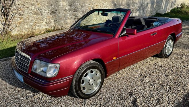 Mercedes Classe E e200 cabriolet 1994 Rouge Almandine M�tallis�e de 1994