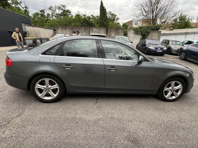 Audi A4 Quattro 2.0 TDI DPF - 177 - BV S-tronic  GRIS FONCE de 2012