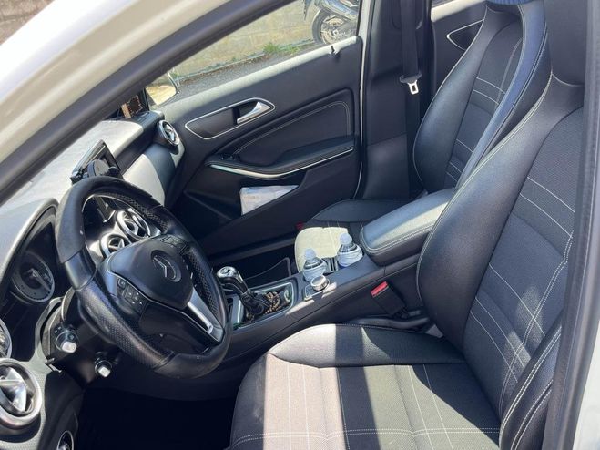 Mercedes Classe A 180 CDI FAP BlueEfficiency BERLINE - BM  BLANC de 2013