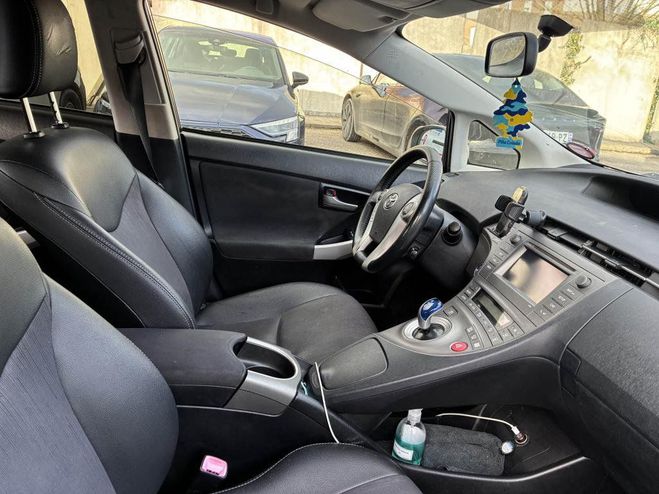 Toyota Prius 73VVT-i et Moteur �l�ctrique 136h - 15 I GRIS de 2013