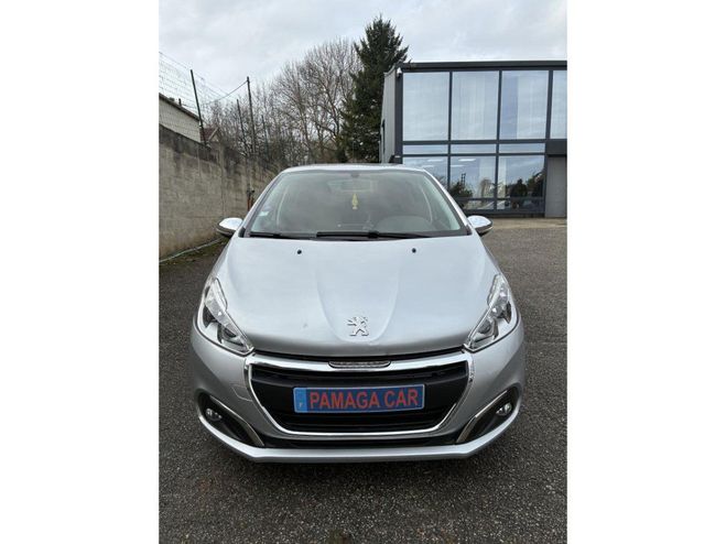 Peugeot 208 1.2i PureTech 12V - 82 BERLINE Style PHA GRIS CLAIR de 2017