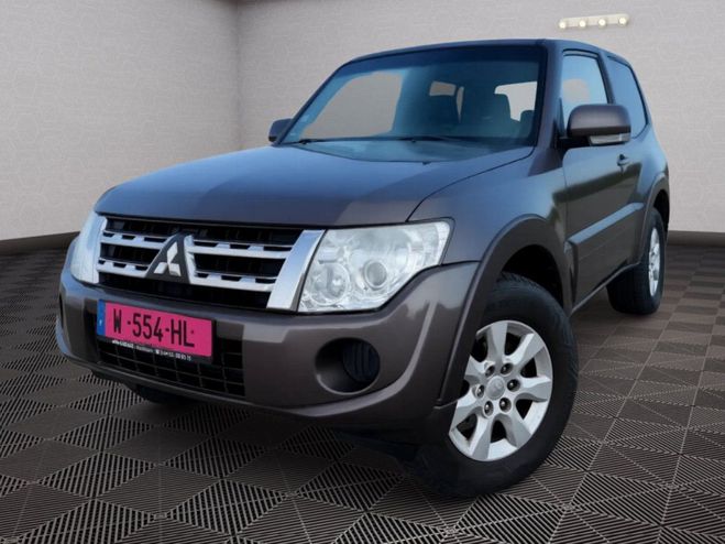 Mitsubishi Pajero 3.2 DI-D Intense 200ch - Clim Auto Attel Marron de 2012