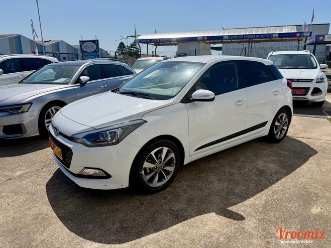 Hyundai I20 1.2 85CH GO NAVI RDS /CAMERA /PREMIERE M Blanc de 2016