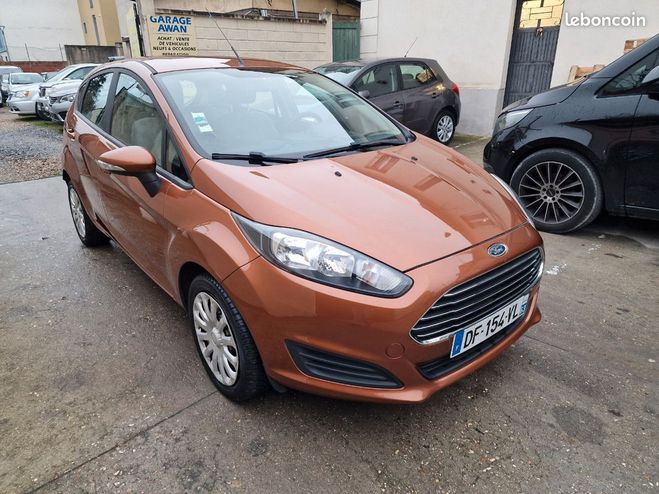 Ford Fiesta 1.0 ecoboost 100ch s&s 1�re main garanti Marron de 2014