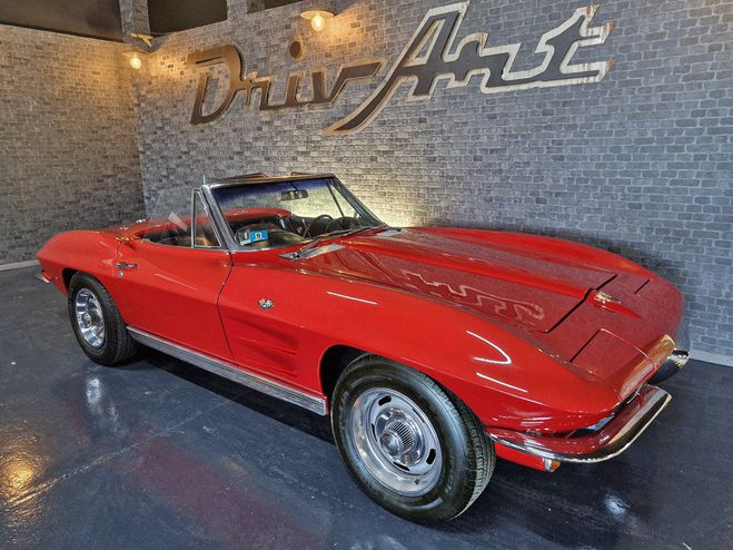 Chevrolet Corvette C2 Stingray 5.7L V8 350 BVM rouge de 1963