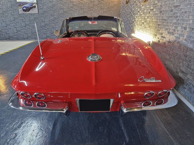 Chevrolet Corvette C2 Stingray 5.7L V8 350 BVM rouge de 1963