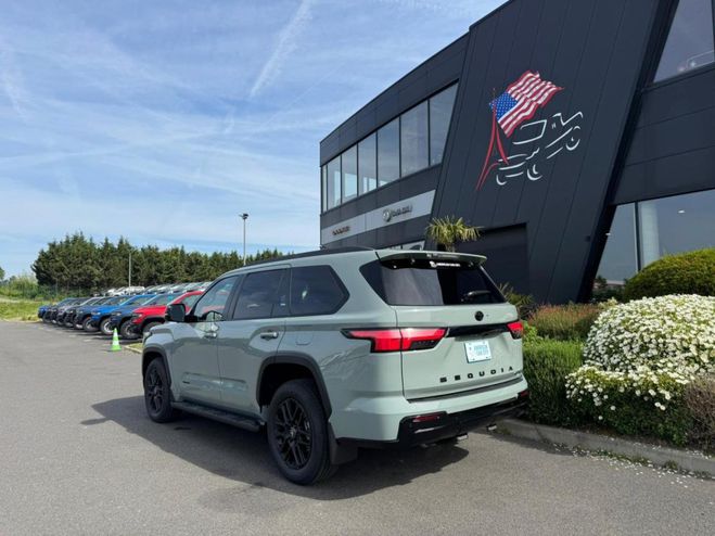 Toyota Sequoia LIMITED NIGHTSHADE EDITION HYBRID Gris de 2026