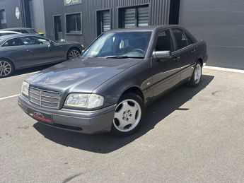  Voir d&eacute;tails -Mercedes Classe C I (W202) 220D Classic &agrave; Caudan (56)