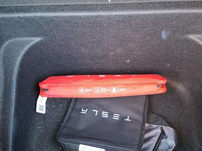 Tesla Model Y propulsion RWD, �lectrique, 188 kW, 256  Blanc Nacre Multicouches de 2024