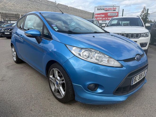 Ford Fiesta 1.6L 120 V 1600 120 GHIA BELLE Bleu azur de 2010